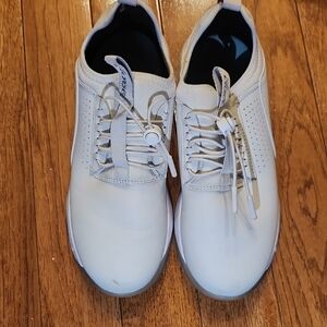 Clove Nursing Shoes | White Healthcare Work Shoes | Slip-Resistant | Size 9